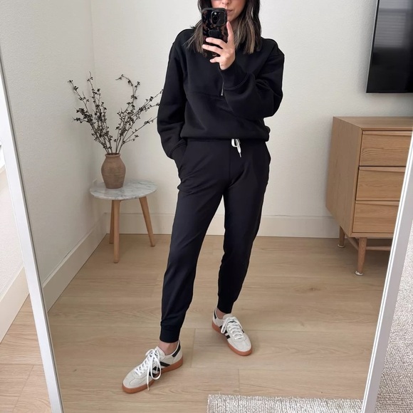 VUORI Performance Black Joggers S - Picture 4 of 6